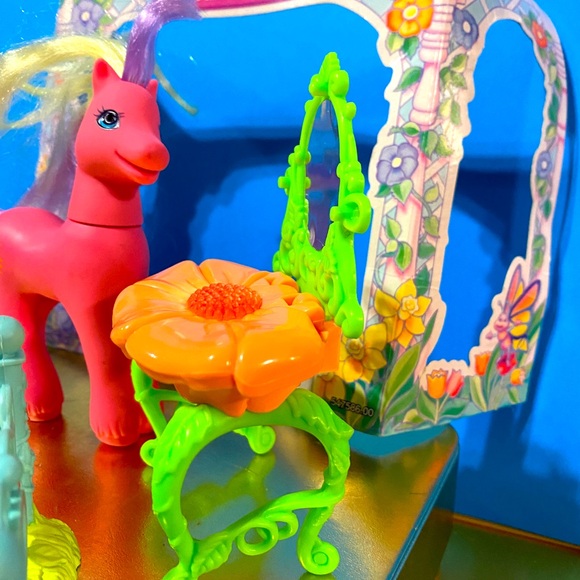 MY LITTLE PONY G2 VTG 1997 MAGIC MOTION FRIENDS SUNDANCE w/RAINBOW-VANITY-FENCE - Picture 2 of 14